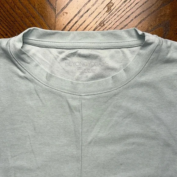 Beyond Yoga Featherweight Rebalance Cropped Tank - Picture 2 of 3